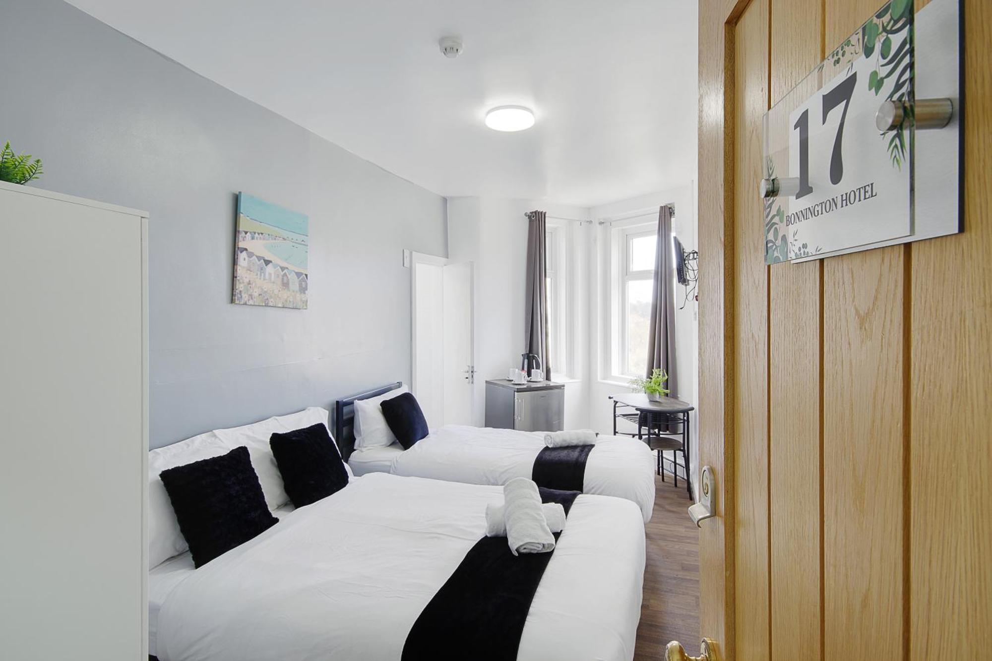 Hotel Azure Beach Bournemouth Exteriör bild
